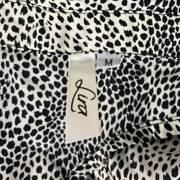 lira Cheetah Print Open Back Sleeveless button Down Shirt M - Picture 3 of 3